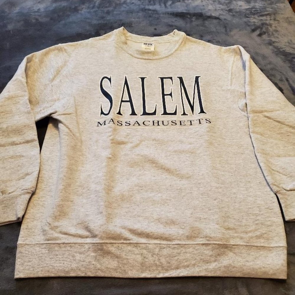 SALEM MASSACHUSETTS UNISEX SWEATSHIRT - GRAY